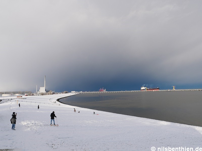 © 2026 – Wilhelmshaven, Oelhafen, Rondel auf dem Deich