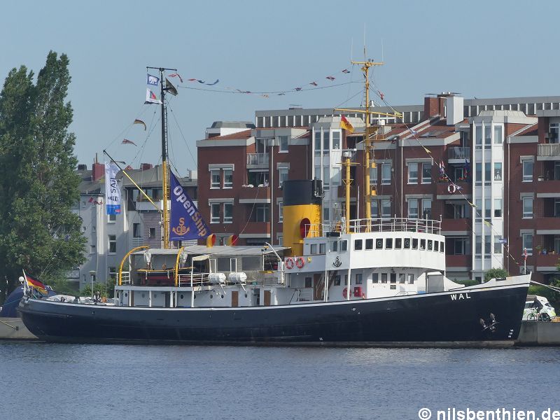 1900082